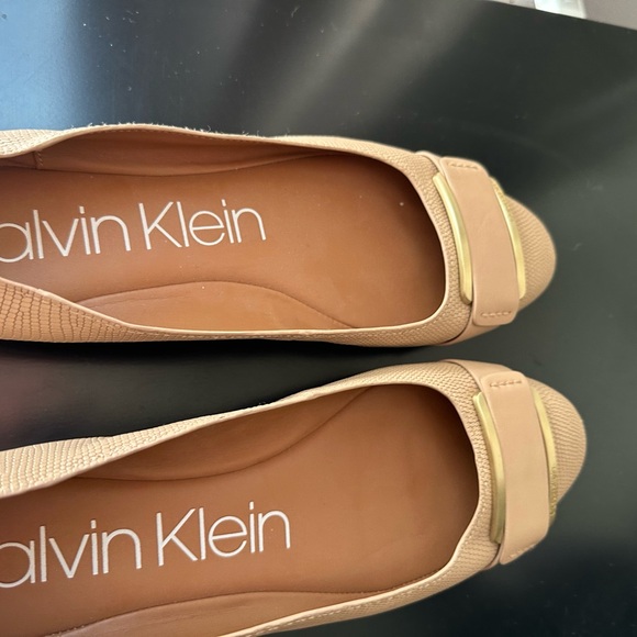 Calvin Klein women’s ballet flat, size 10.cream color. Confortable, atractivo - Picture 9 of 9